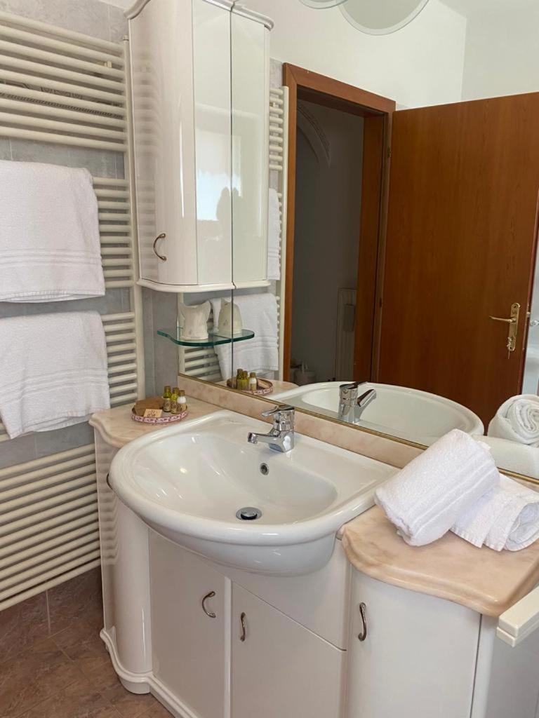 La Casa Sul Lago Apartments - Olive Tree Apartment Limone sul Garda Eksteriør billede